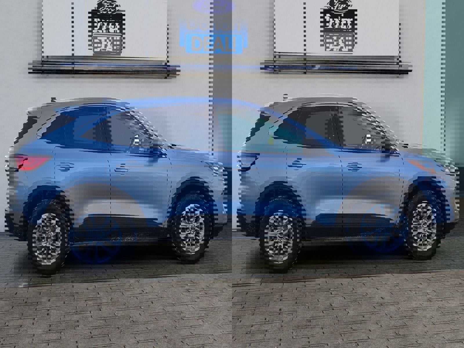 Certified 2022 Ford Escape SE w/ Cold Weather Package image 2