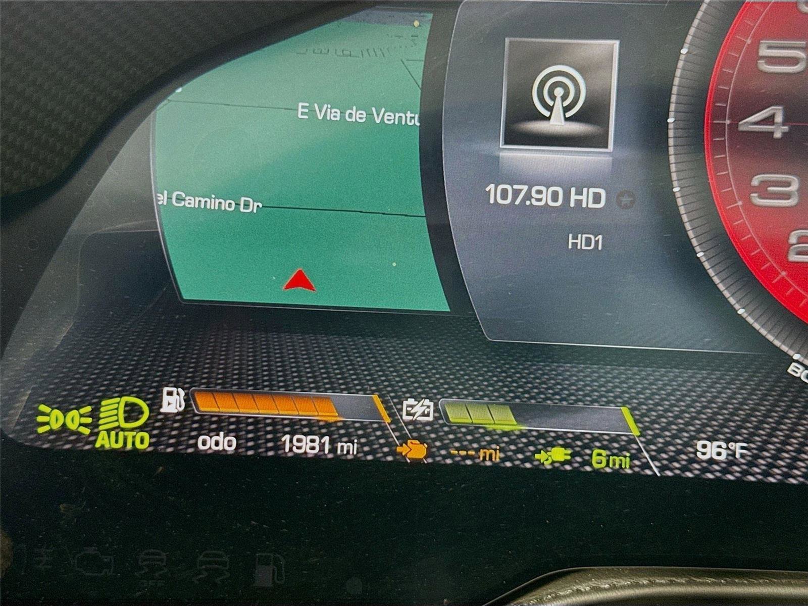 Used 2022 Ferrari SF90 Spider image 17