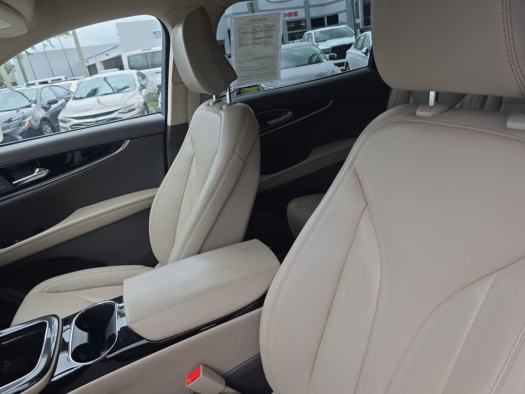 Used 2022 Lincoln Nautilus FWD w/ Premium Package image 20