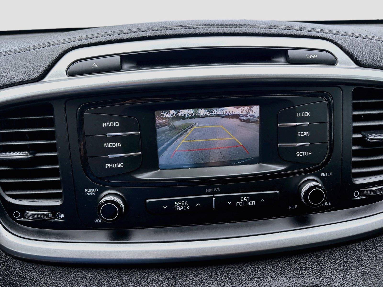 Used 2016 Kia Sorento FWD image 9