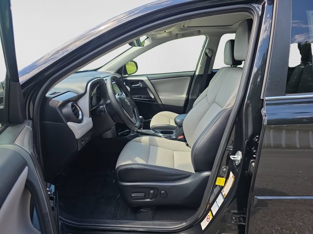 Used 2018 Toyota RAV4 Limited AWD/4WD image 11