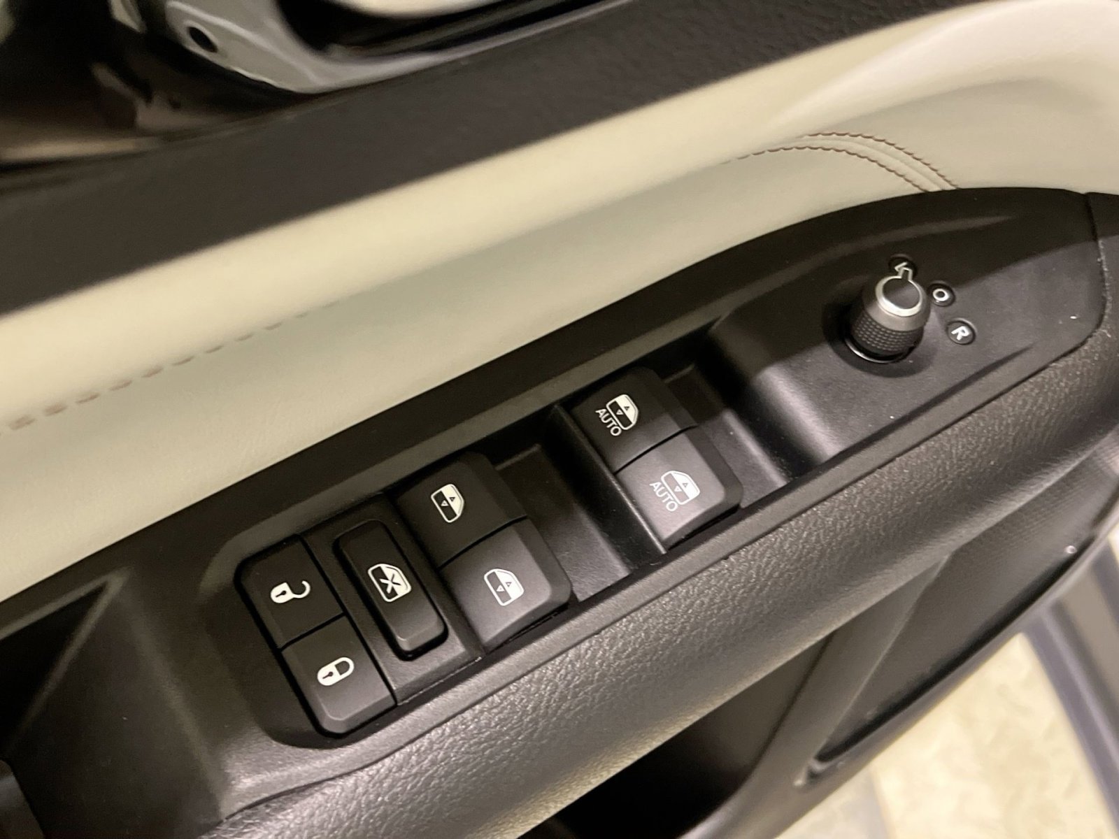 Used 2022 Jeep Compass Limited image 29