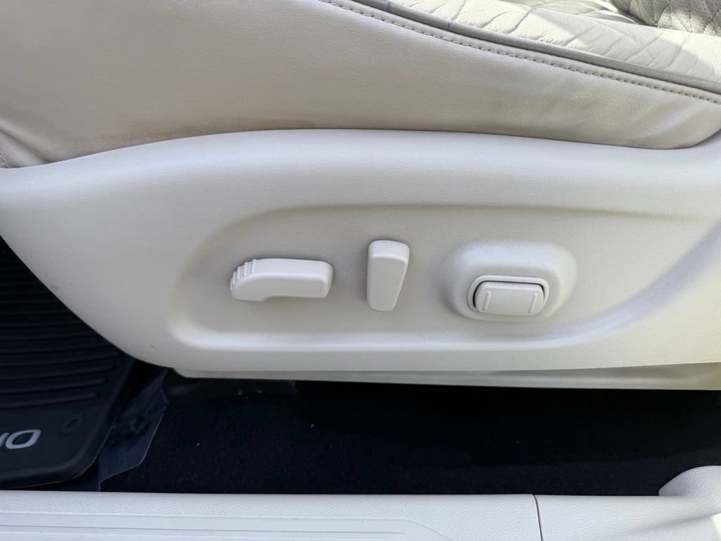 Used 2019 Nissan Murano Platinum AWD/4WD image 16