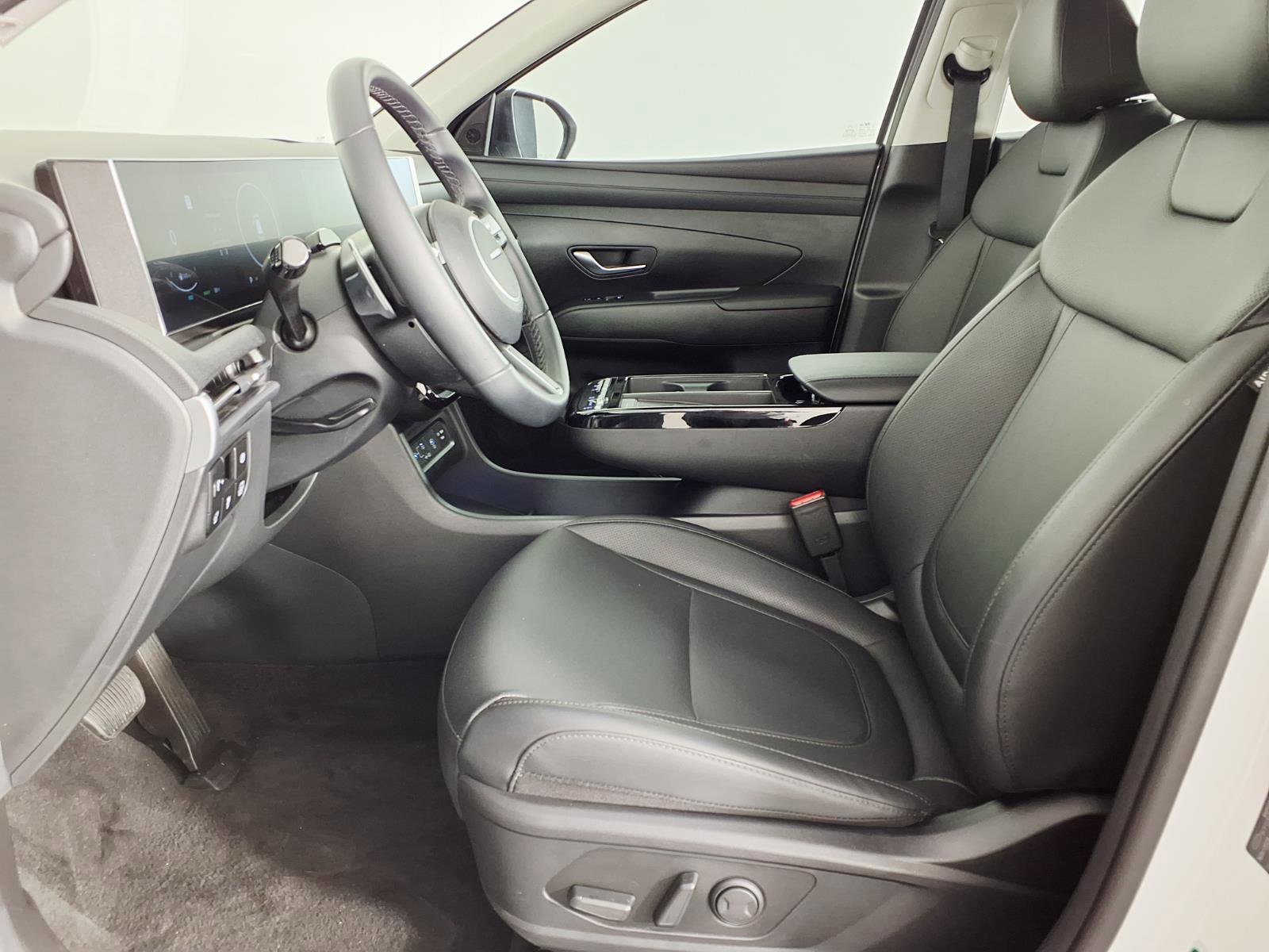 Certified 2025 Hyundai Tucson SEL AWD/4WD image 17