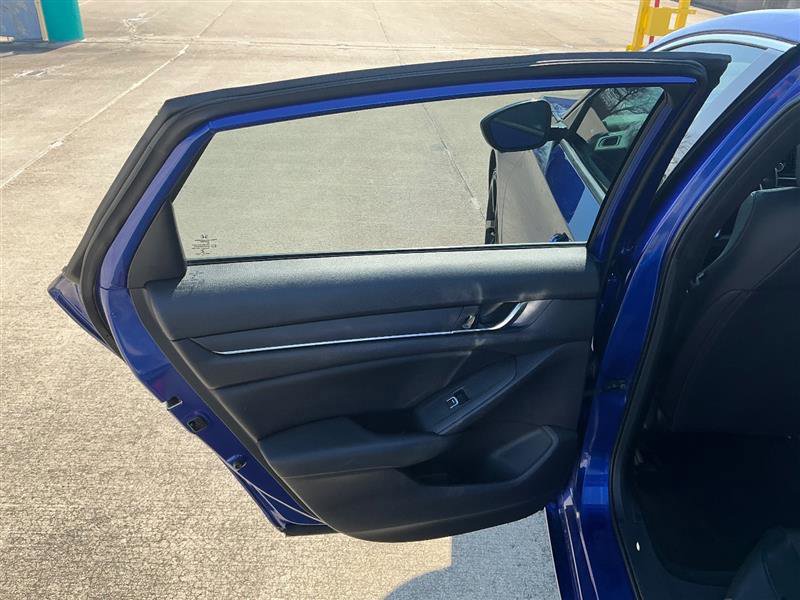 Used 2018 Honda Accord Sport image 31