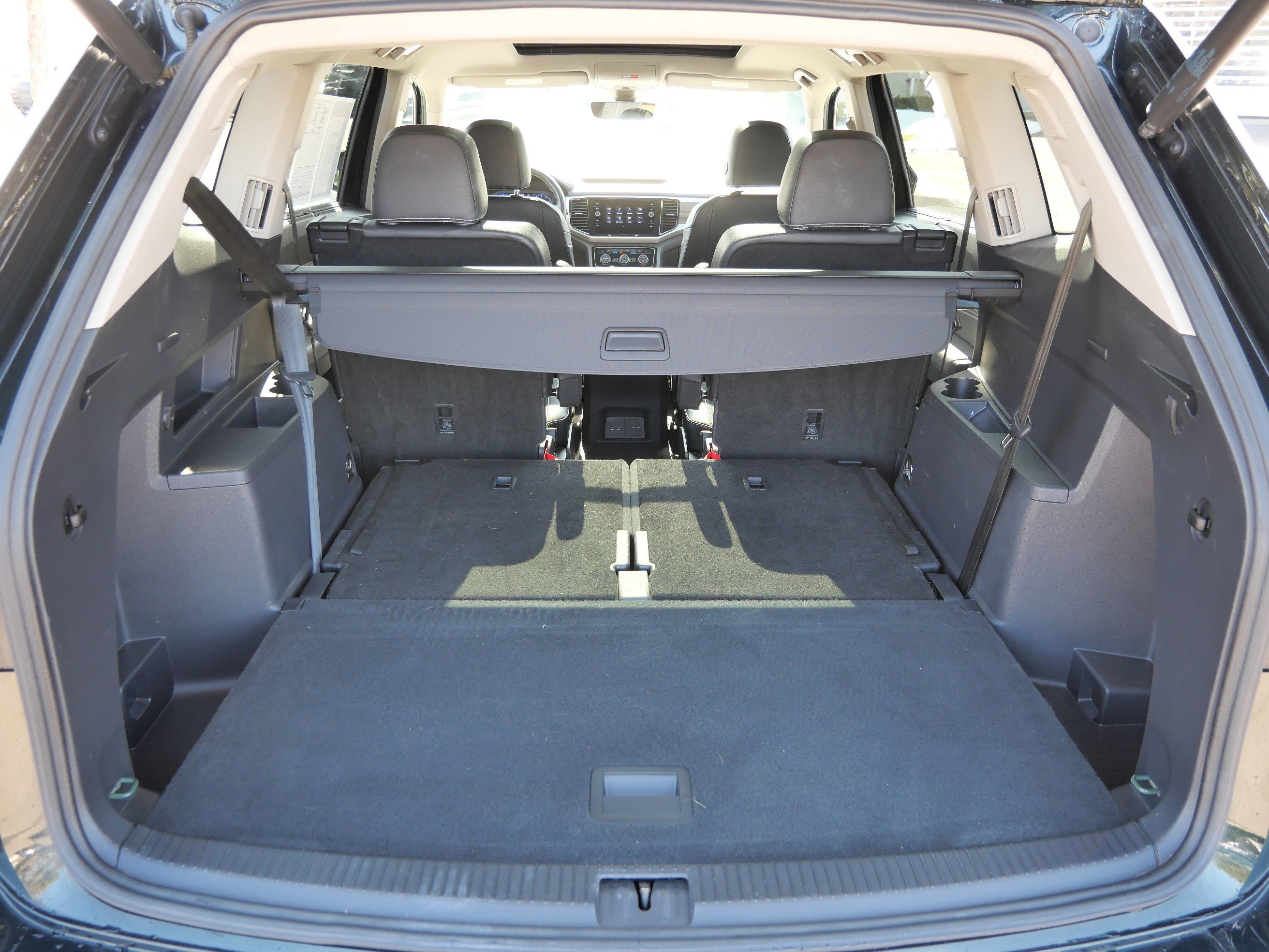 Used 2021 Volkswagen Atlas SEL Premium image 18