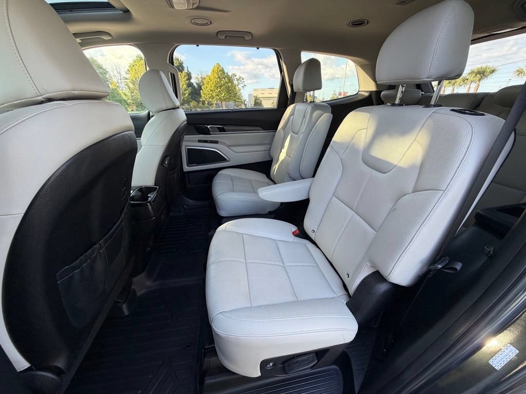Used 2022 Kia Telluride EX w/ EX Premium Package AWD/4WD image 27