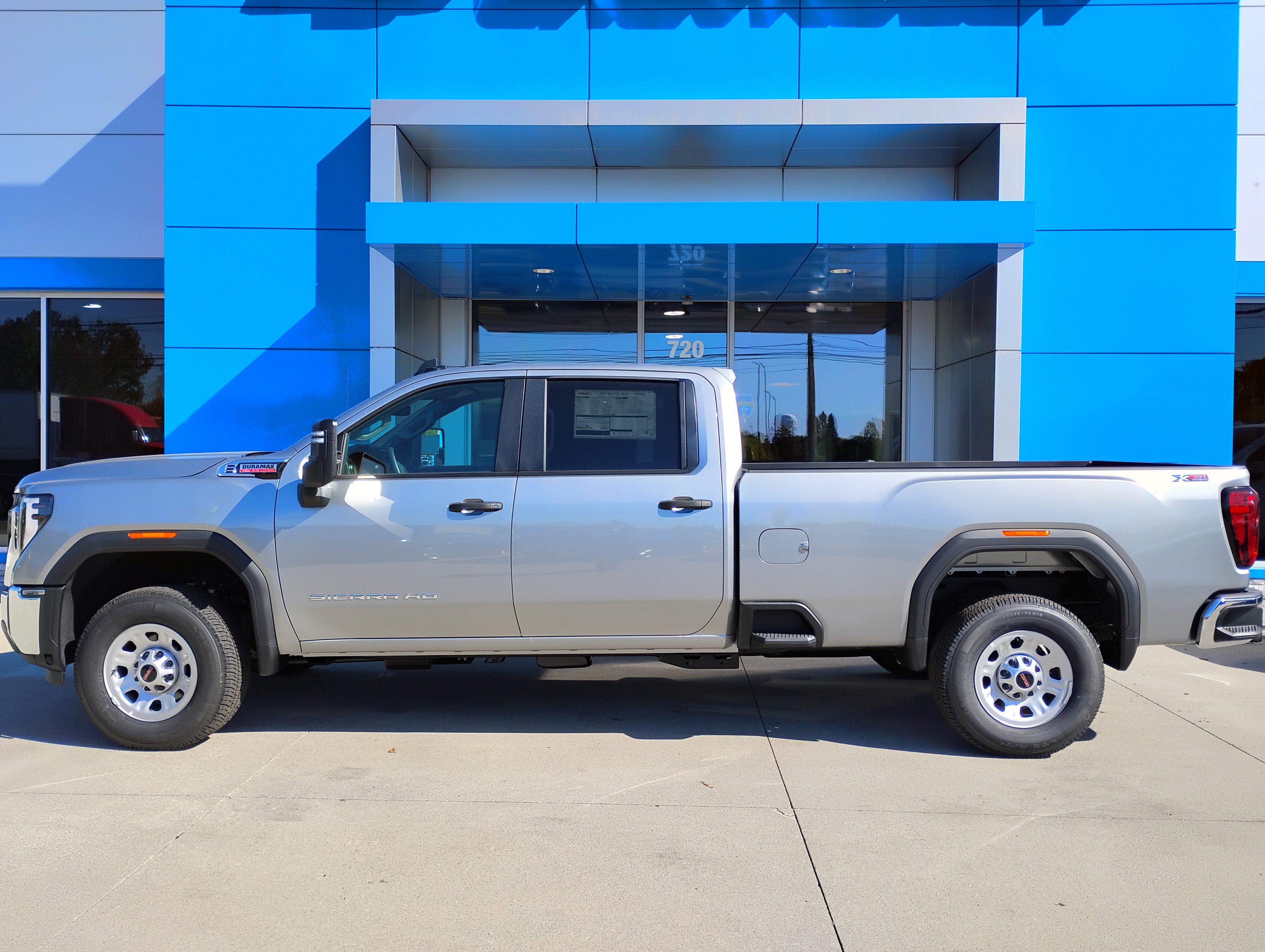 New 2025 GMC Sierra 2500 Pro w/ Convenience Package image 11