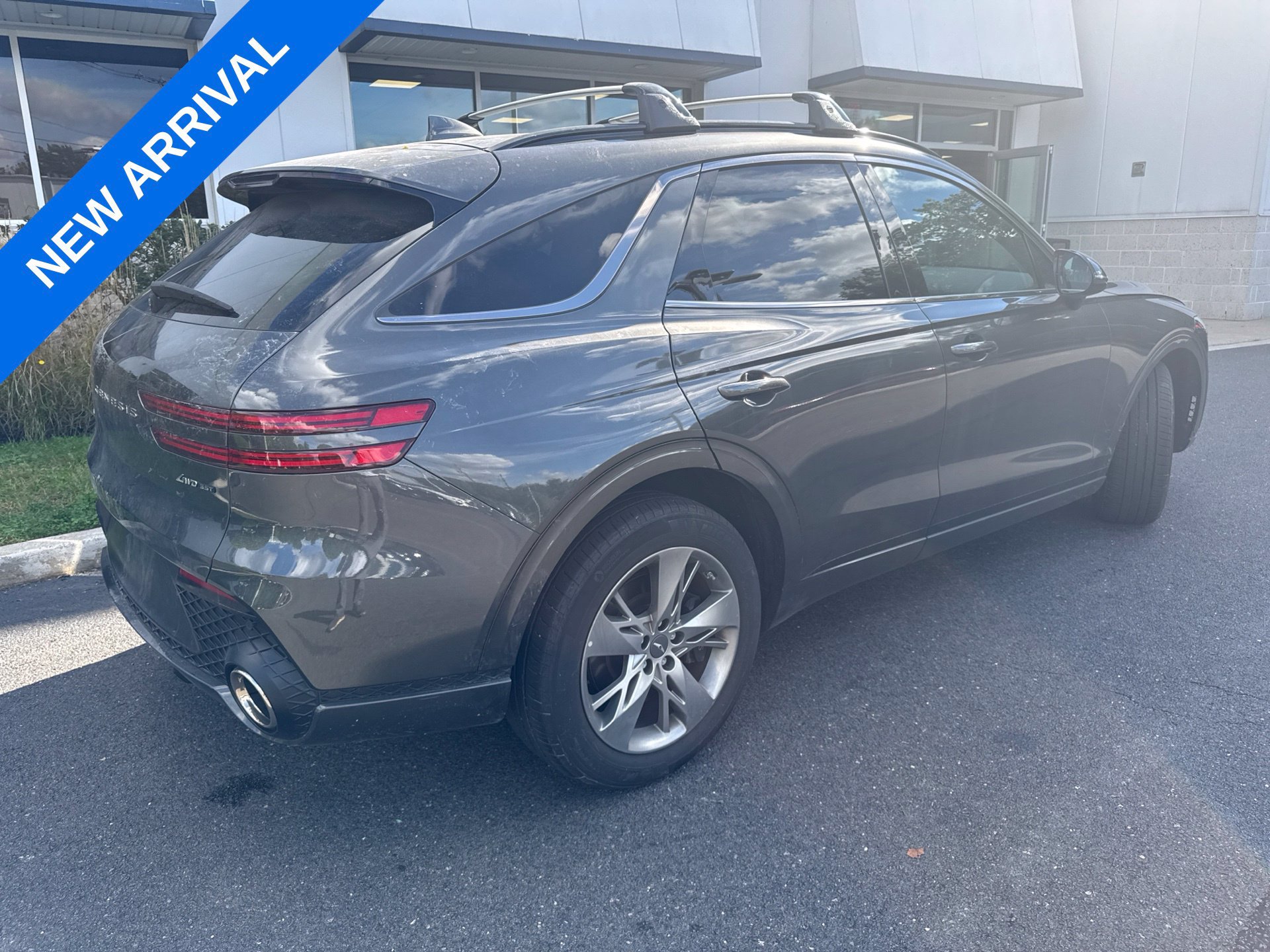 Used 2025 Genesis GV70 3.5T Sport AWD/4WD image 2
