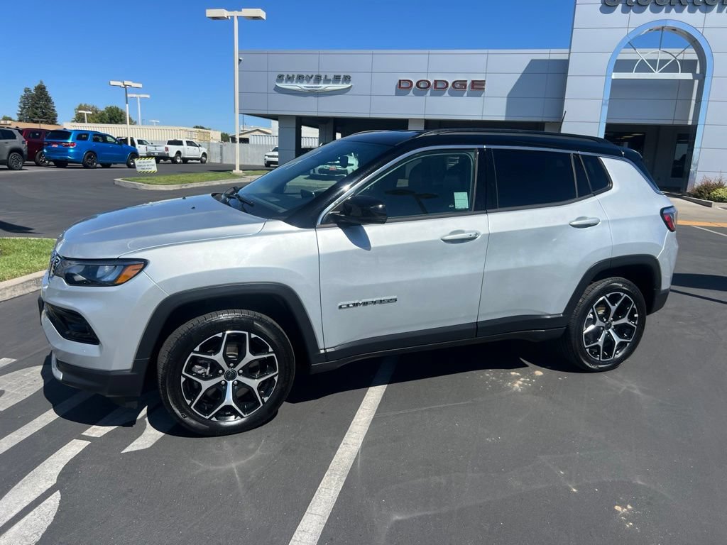 Used 2025 Jeep Compass Limited AWD/4WD image 21