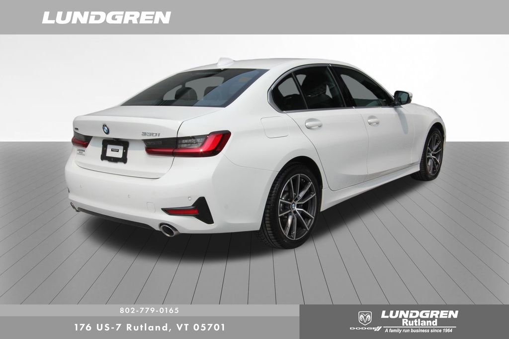 Used 2022 BMW 330i xDrive Sedan w/ Premium Package image 3