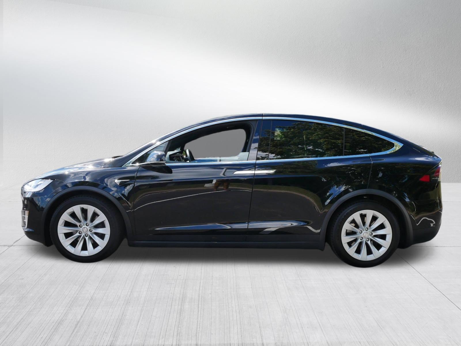 Used 2016 Tesla Model X 75D AWD/4WD image 4