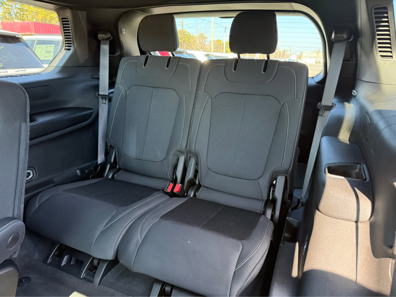 Used 2025 Jeep Grand Cherokee L Laredo image 27