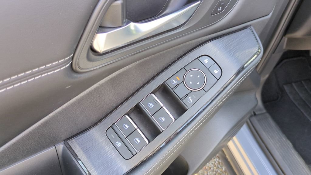 Used 2025 Nissan Rogue SL w/ Tech Package FWD image 13