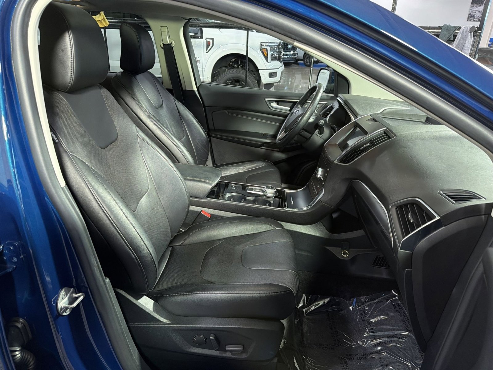 Used 2020 Ford Edge Titanium w/ Equipment Group 301A AWD/4WD image 27