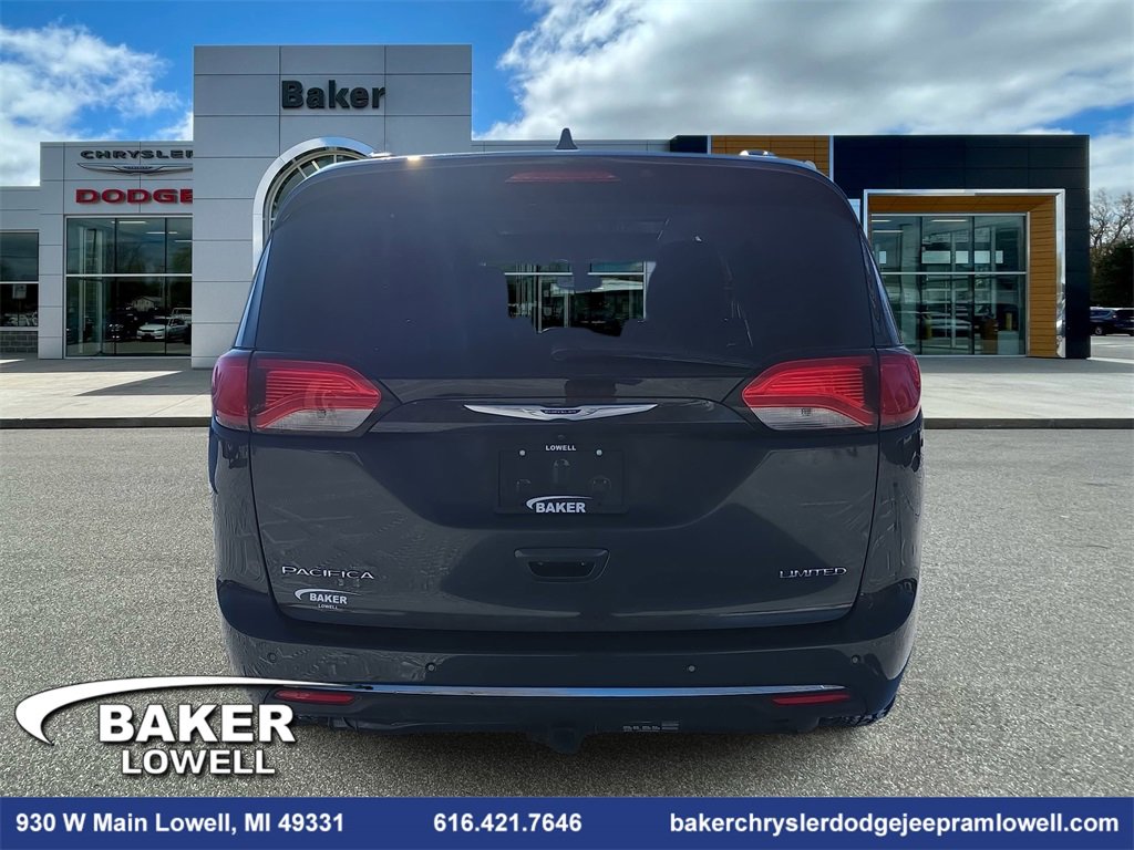 Used 2020 Chrysler Pacifica Limited image 2