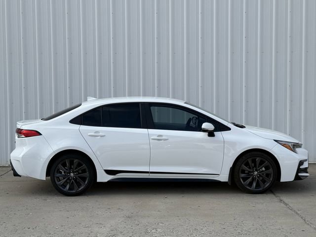 Used 2025 Toyota Corolla SE image 3