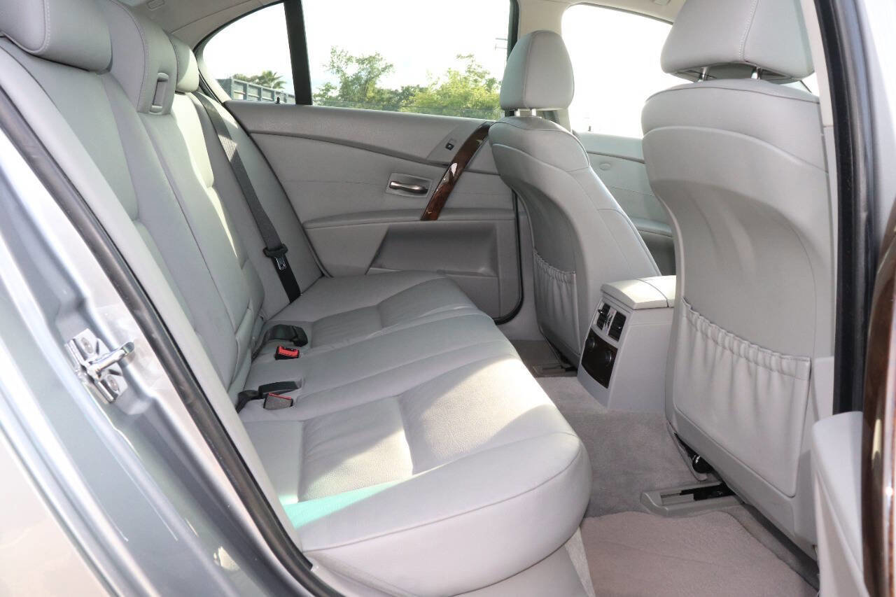Used 2006 BMW 525xi Sedan image 27