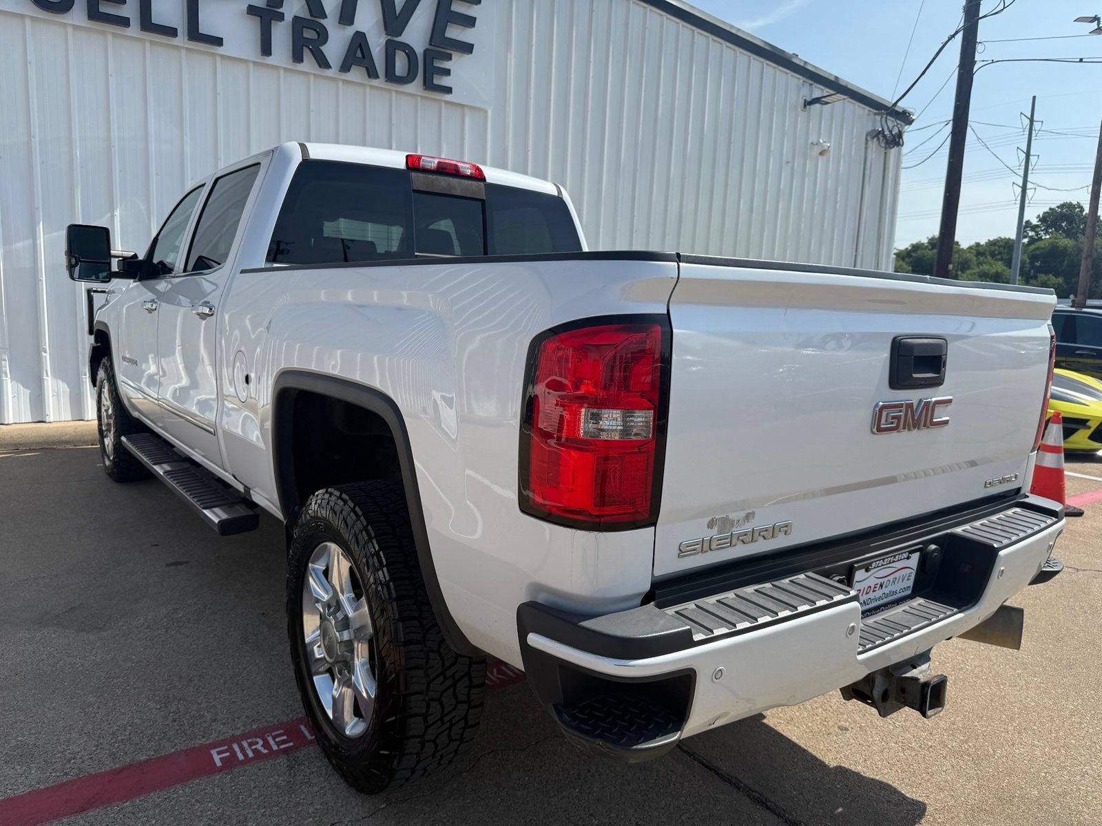 Used 2019 GMC Sierra 2500 Denali w/ Duramax Plus Package AWD/4WD image 4
