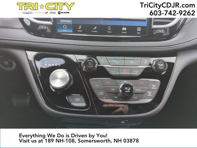 New 2026 Chrysler Pacifica Select image 17