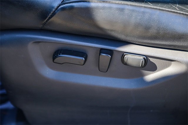 Used 2022 Nissan Armada SL w/ Captain's Chairs Package image 22