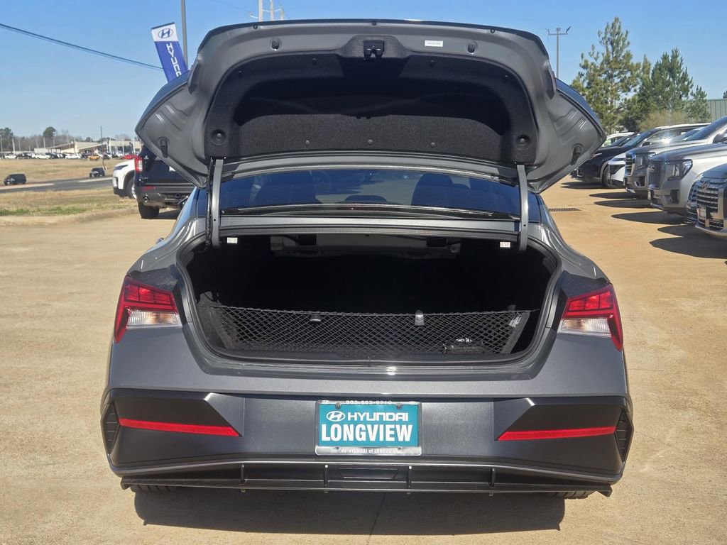 Used 2026 Hyundai Elantra Sport image 7