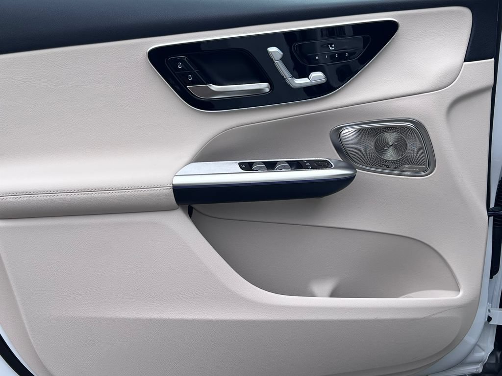 New 2026 Mercedes-Benz GLC 300 4MATIC image 9