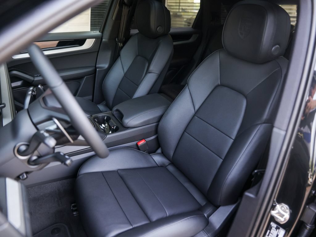 New 2026 Porsche Cayenne AWD/4WD image 5