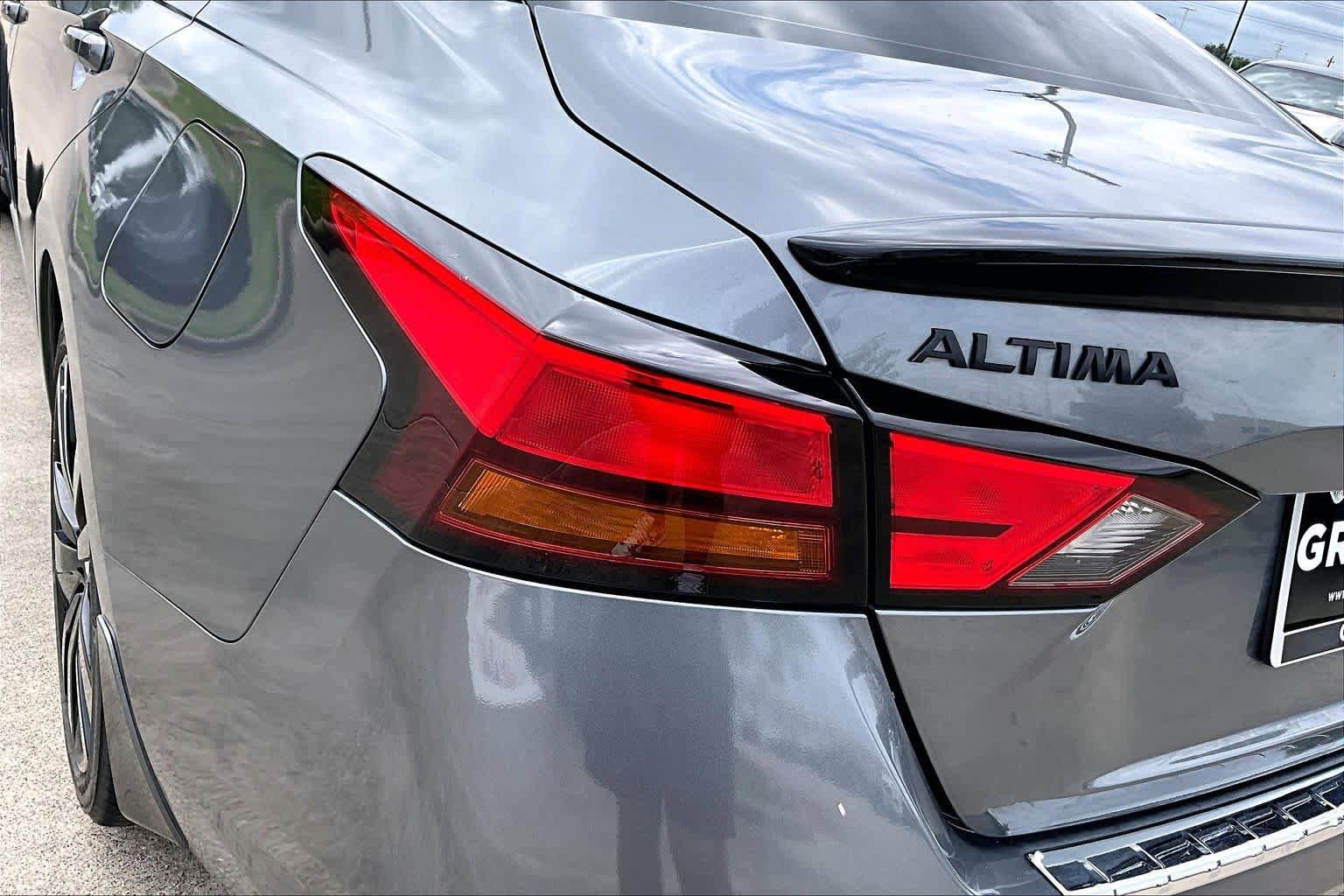 Used 2022 Nissan Altima 2.5 SR w/ Midnight Edition Package FWD image 26