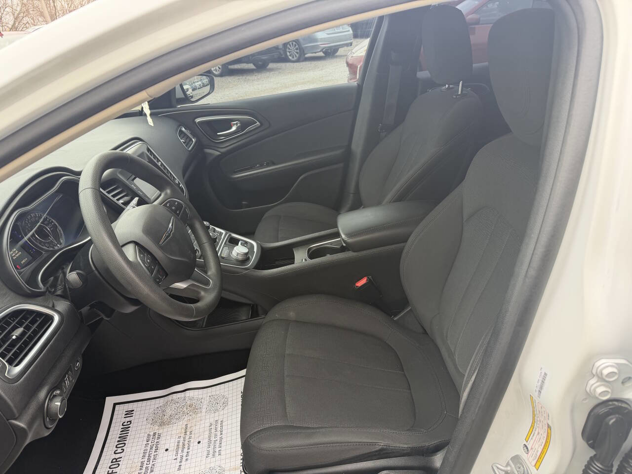 Used 2016 Chrysler 200 Limited image 10