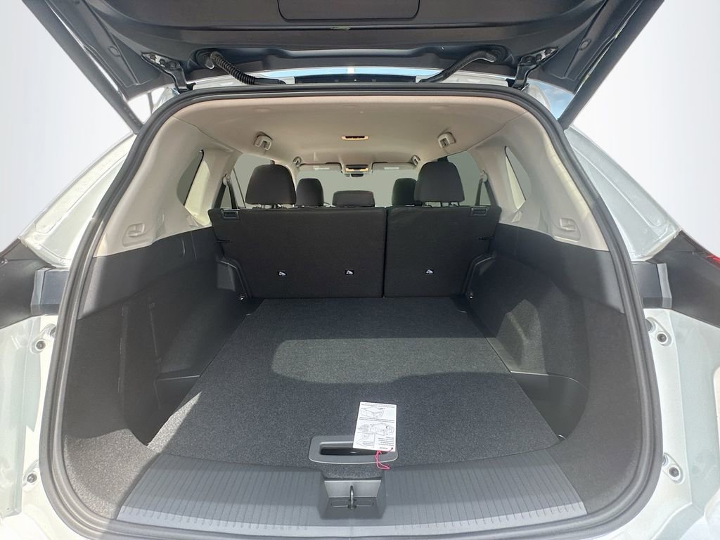 Used 2025 Nissan Rogue SV image 22