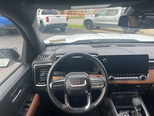Used 2024 GMC Canyon AT4 image 3