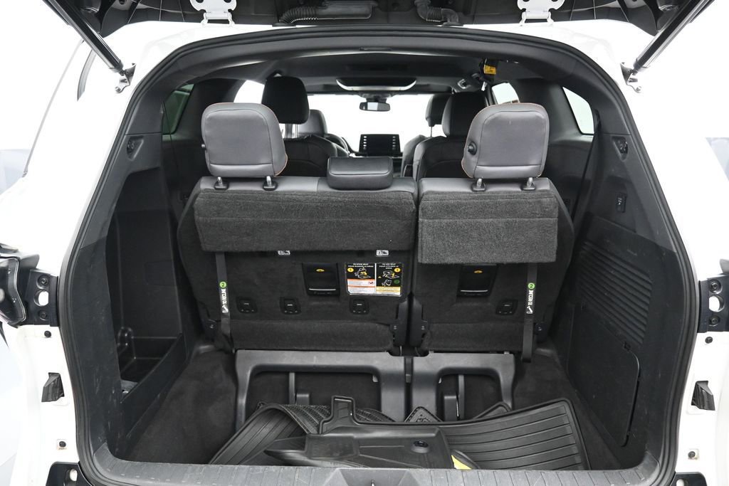 Used 2021 Toyota Sienna XSE w/ XSE Plus Package FWD image 30