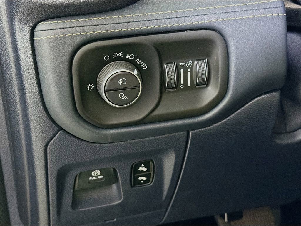 Used 2019 RAM 1500 Limited w/ Advanced Safety Group image 12