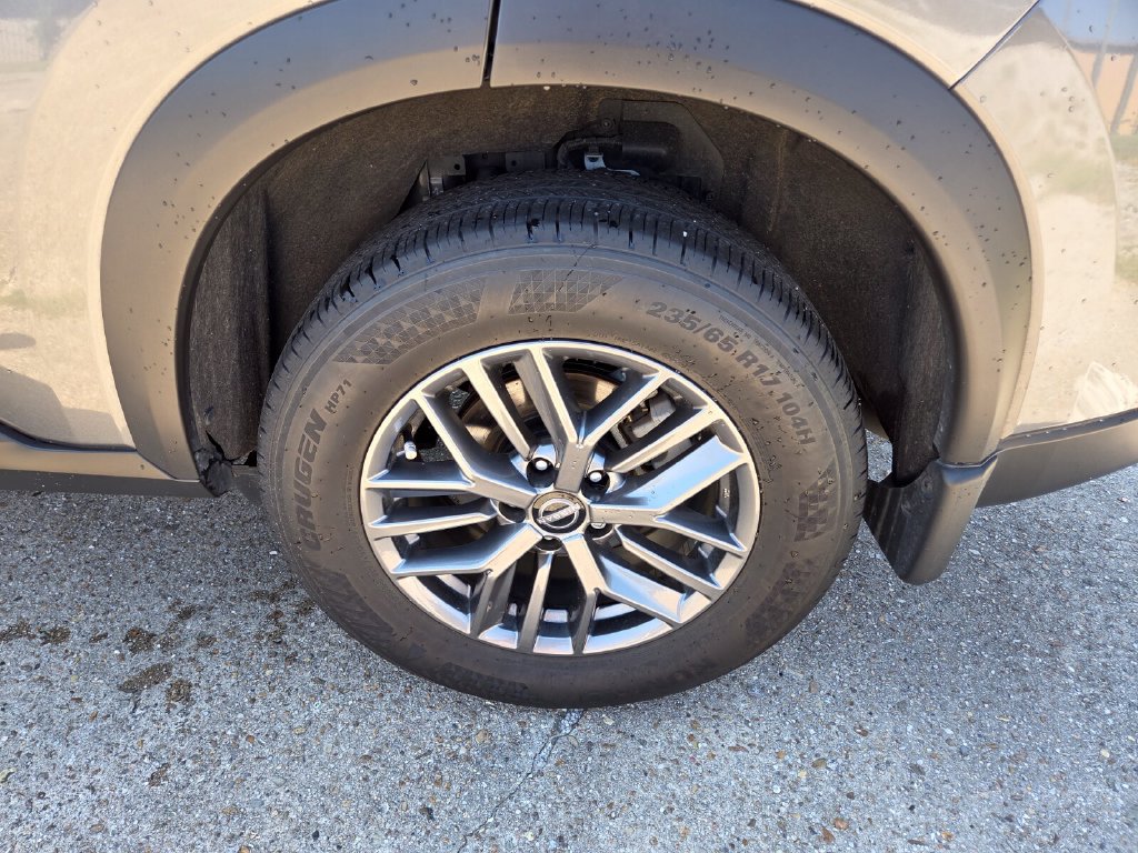 Used 2026 Nissan Rogue S FWD image 25