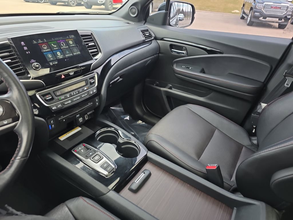 Used 2022 Honda Pilot Black Edition image 24