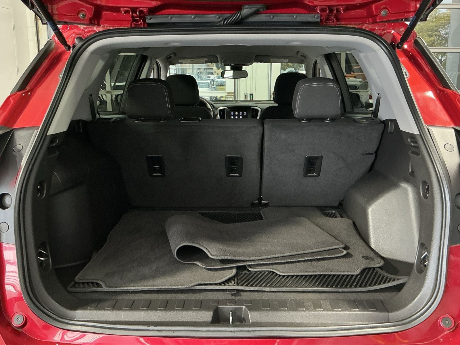 Used 2023 GMC Terrain SLE w/ Driver Convenience Package FWD image 26
