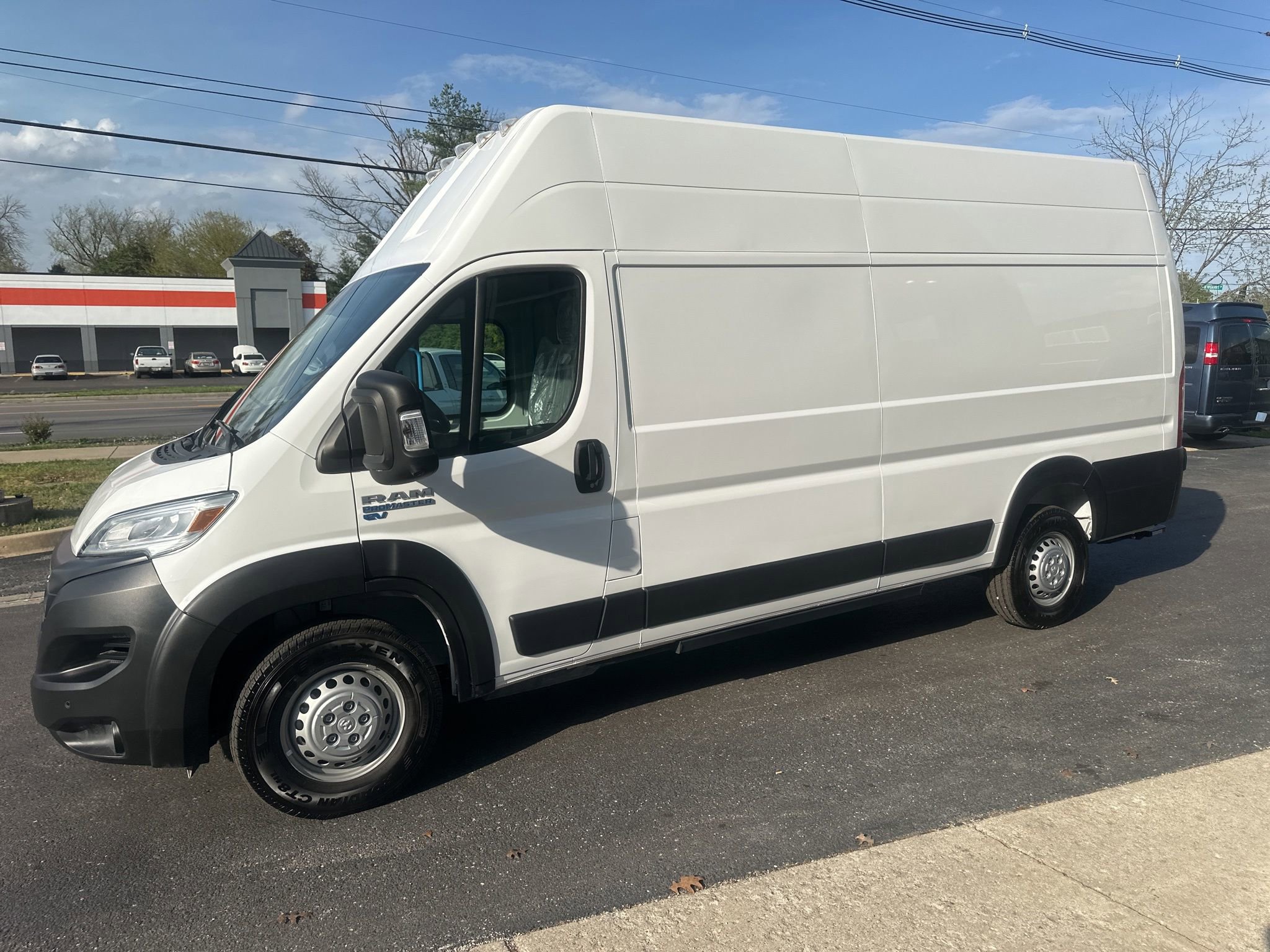 Used 2024 RAM ProMaster 3500 w/ Delivery Van Package image 6