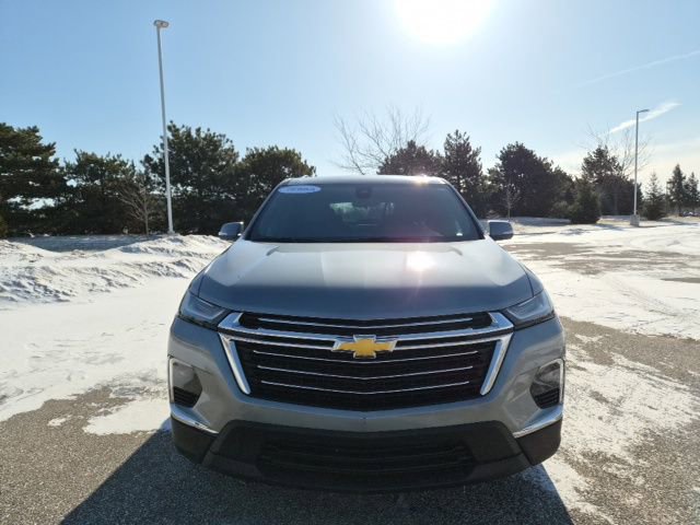Used 2023 Chevrolet Traverse LT image 2