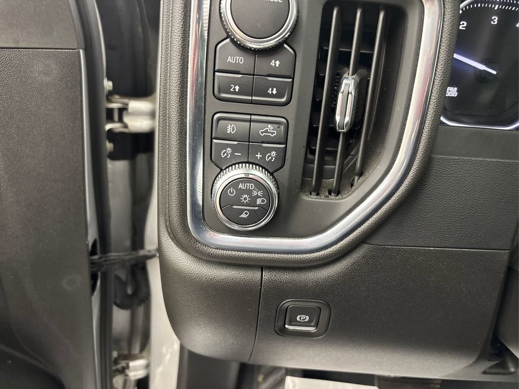 Used 2022 GMC Sierra 3500 SLT w/ SLT Preferred Package image 26