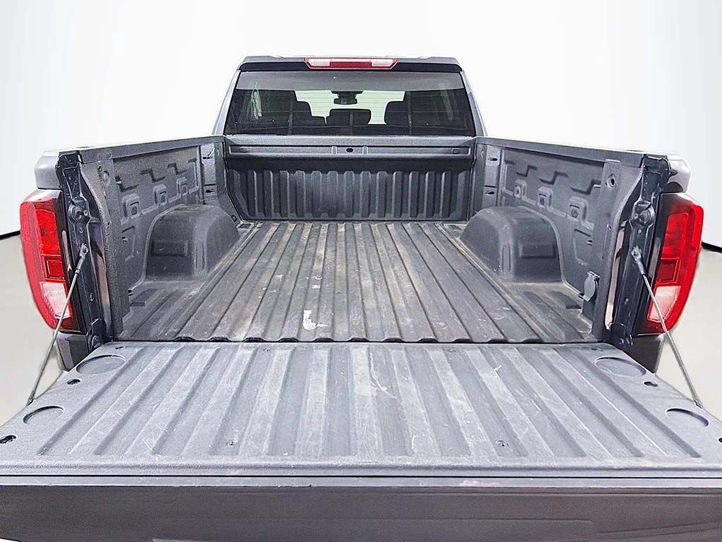Used 2022 GMC Sierra 1500 Elevation w/ LPO, Elevation Black Package AWD/4WD image 16