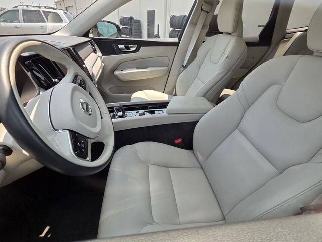 Certified 2024 Volvo XC60 B5 Core w/ Protection Package Premier AWD/4WD image 9