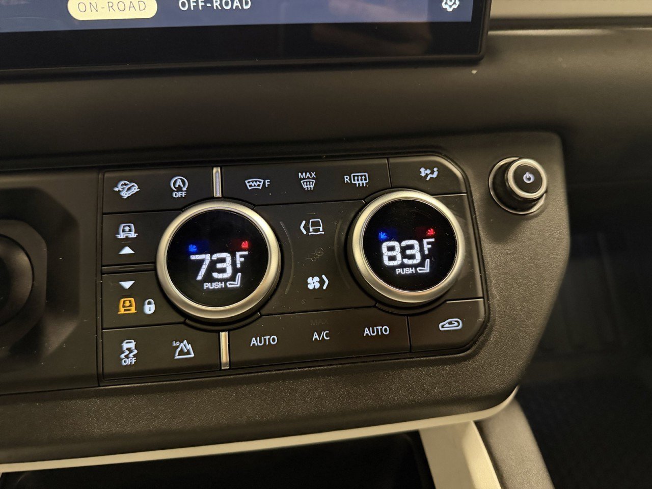 Used 2025 Land Rover Defender 110 S image 24