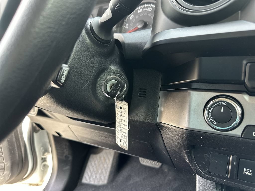 Used 2021 Toyota Tacoma SR AWD/4WD image 17
