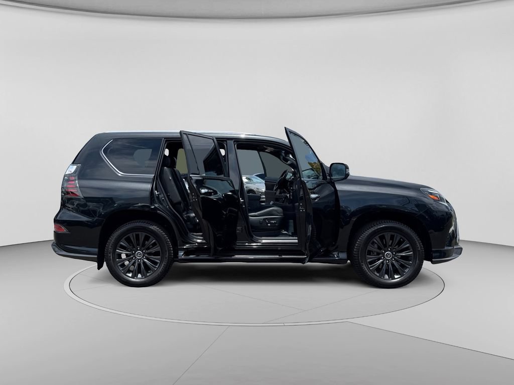 Used 2023 Lexus GX 460 Luxury w/ Sport Design Package AWD/4WD image 32