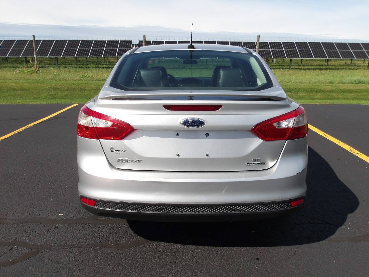 Used 2014 Ford Focus SE w/ Equipment Group 201A FWD image 4