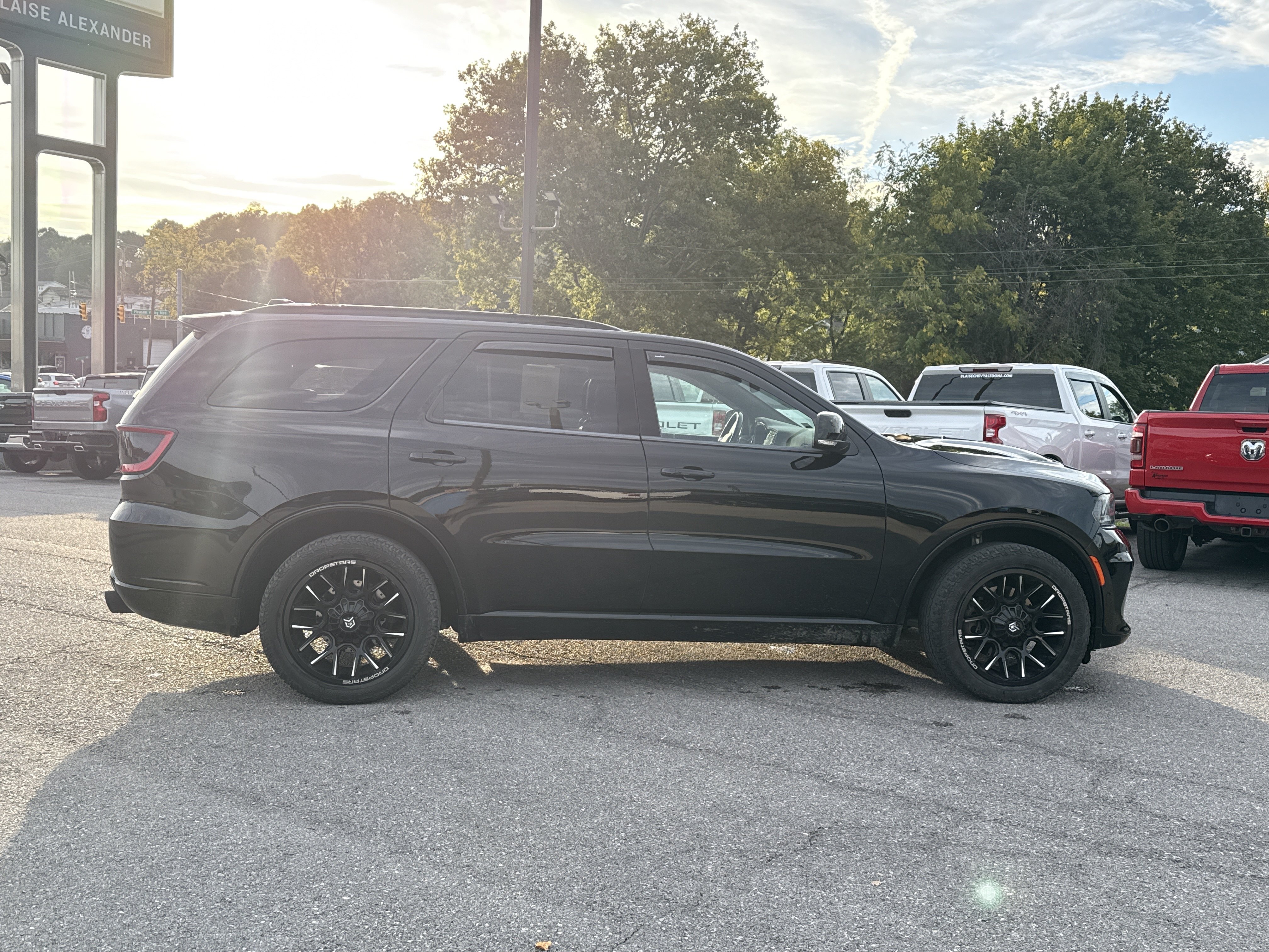 Used 2023 Dodge Durango R/T AWD/4WD image 2
