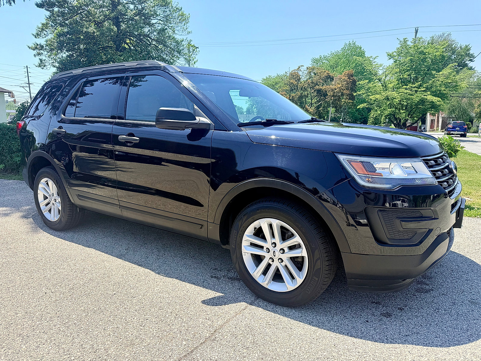 Used 2016 Ford Explorer 4WD image 2