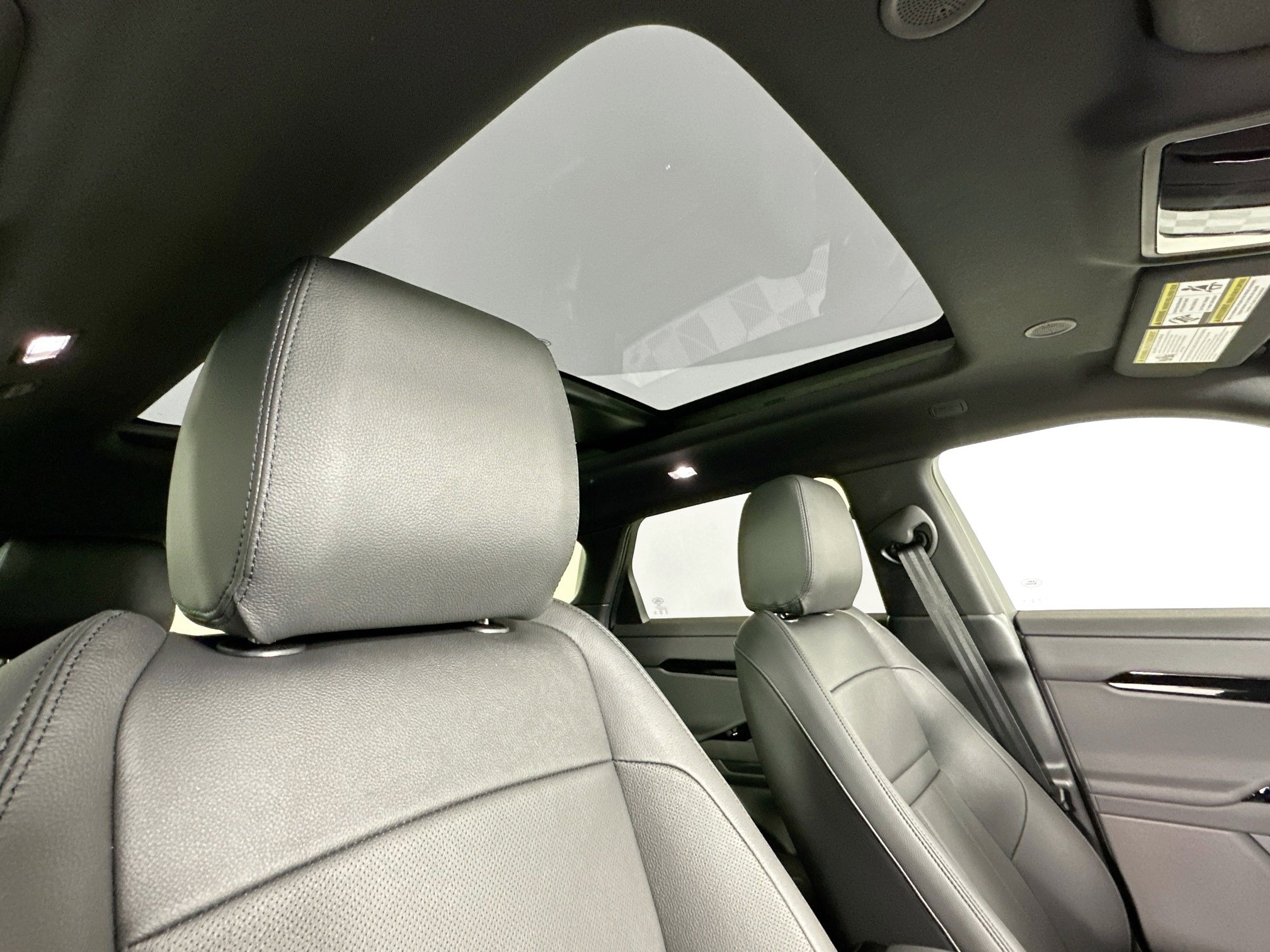 Used 2026 Land Rover Range Rover Evoque S image 19