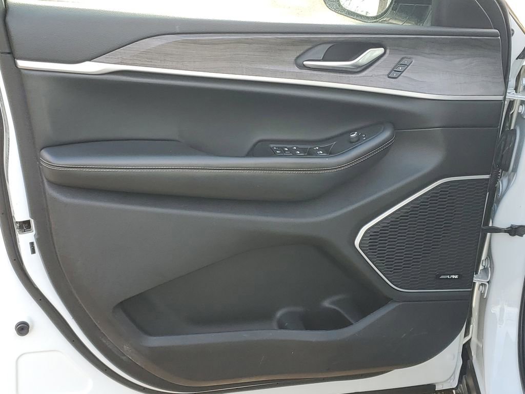 Used 2021 Jeep Grand Cherokee L Limited image 10